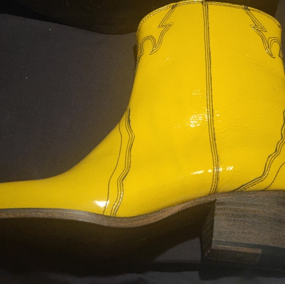 New Free People New Frontier Western Yellow patent leather Booties - Picture 3 of 7